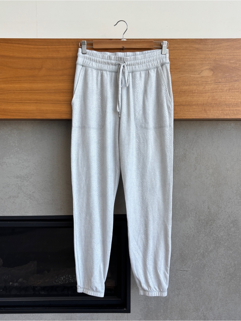 Beyond Yoga Easy Sweatpant in Gray, Size S
